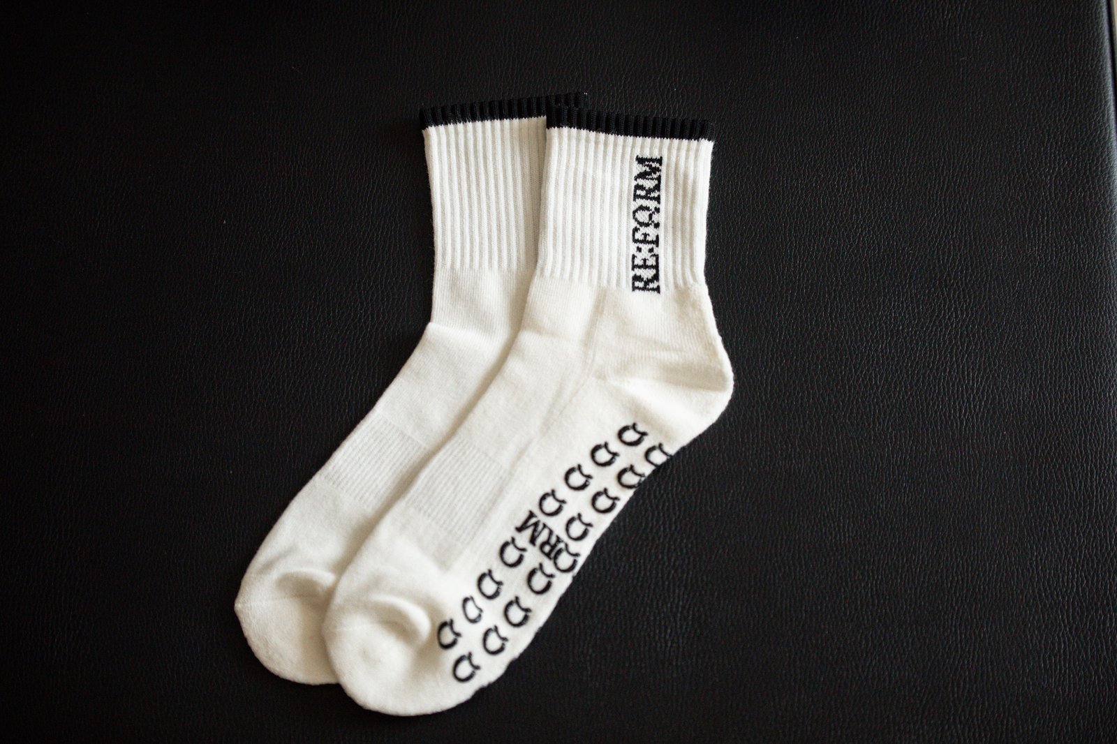 RE:FORM Grip Socks
